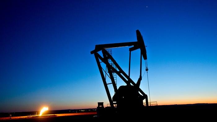 Oil Prices Rise After Stockpiles Fall